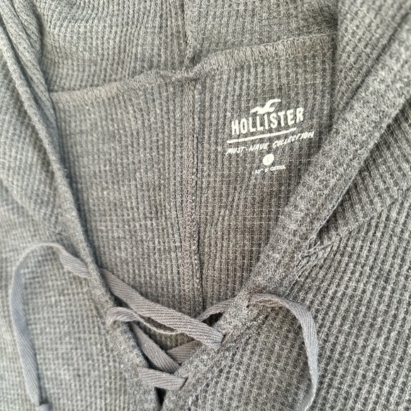 Grey Waffle Hollister Long Sleeve with Hood - Picture 7 of 7